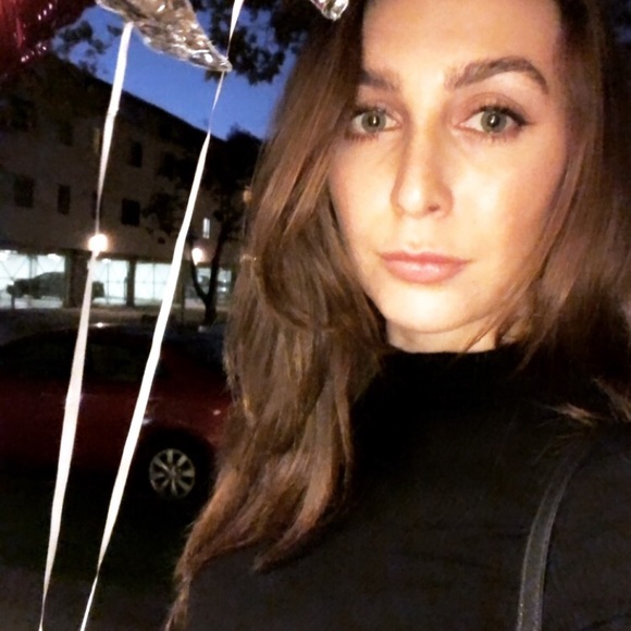 Meet your Posher, Alexa - Picture 2 of 3